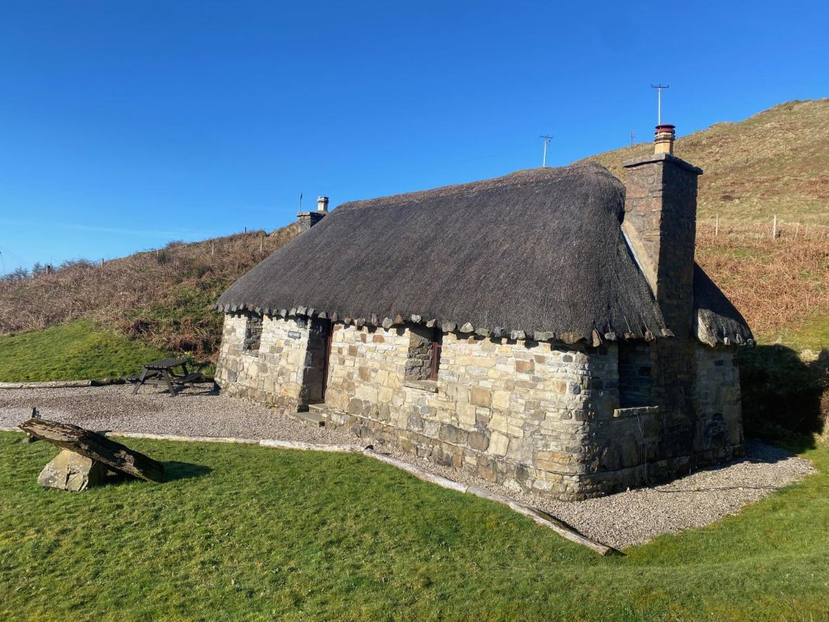 Tigh Mairi At Mary'S Thatched Cottages Elgol Exterior photo