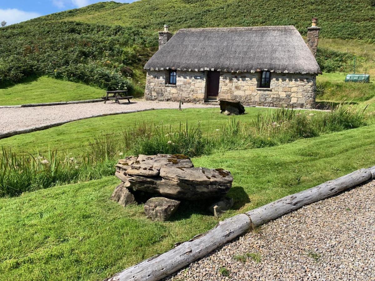 Tigh Mairi At Mary'S Thatched Cottages Elgol Exterior photo